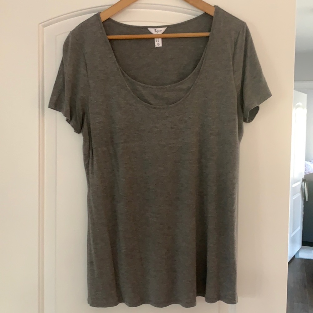 Thyme maternity nursing tee